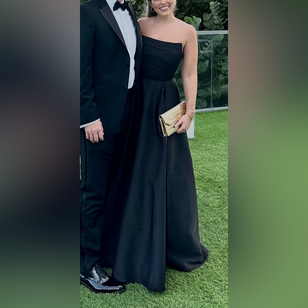 Sualee Elegant Black Strapless Gown